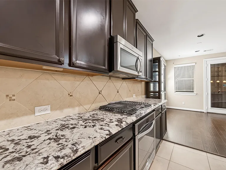 3002 Overbrook Meadow Ln — Photo 16