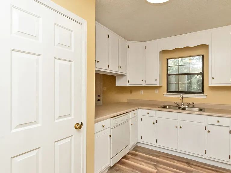 3057 Brookline Dr W — Photo 11