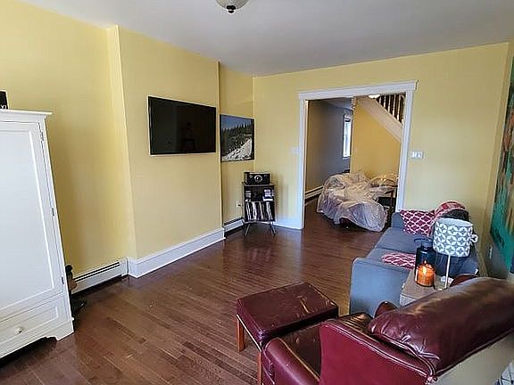 2nd image of 239 1/2 Washington Ave