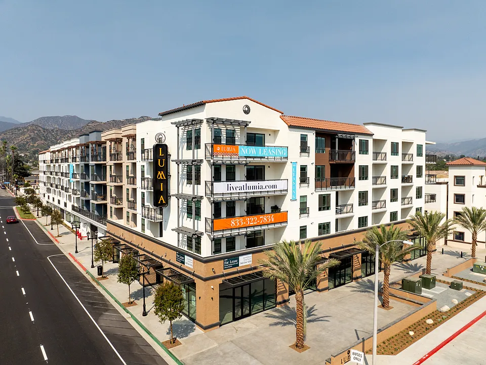 Building Photo 5