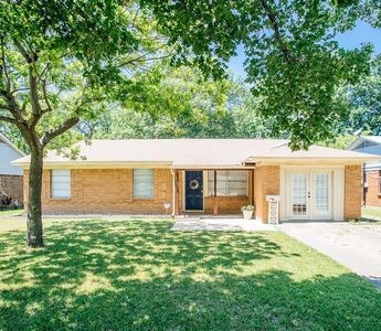 12111 Brisbane Ave, Farmers Branch, TX, 75234