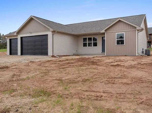 1900 Southland Ln, New London, WI 54961