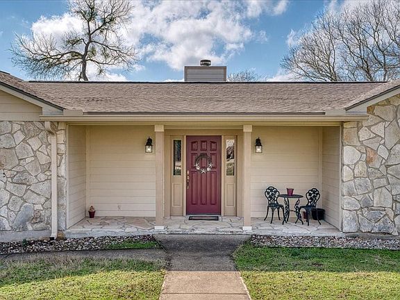 4th image of 20 Saddle Rock Rdg