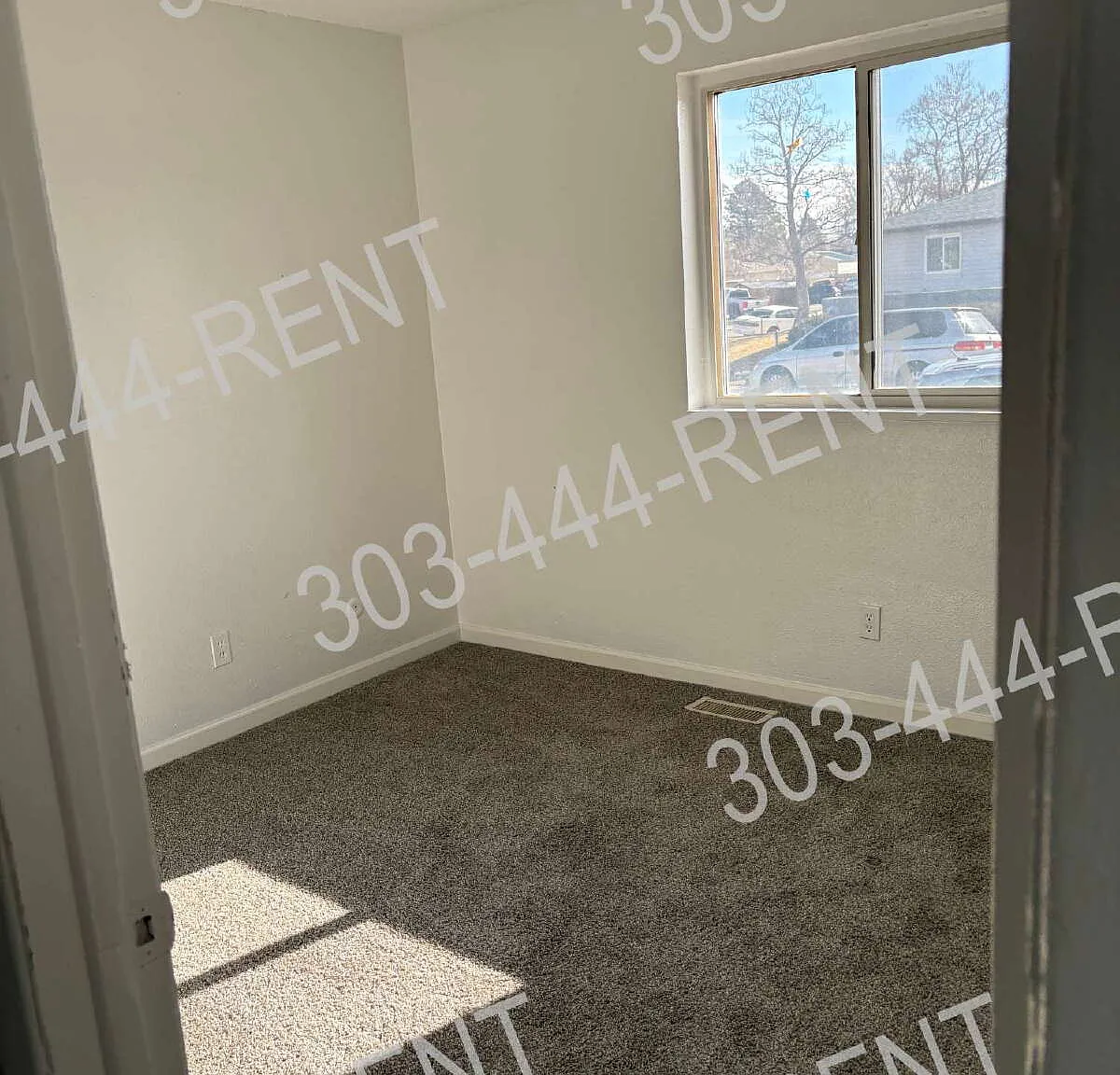 3 bed, 2.0 bath, 1039 sqft, $2,395 — Photo 4