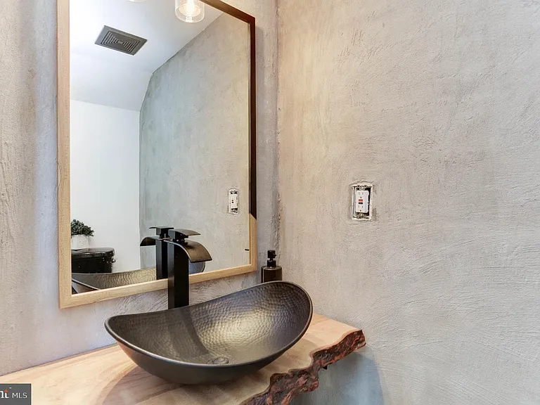9197 Carriage House Ln #44 — Photo 9