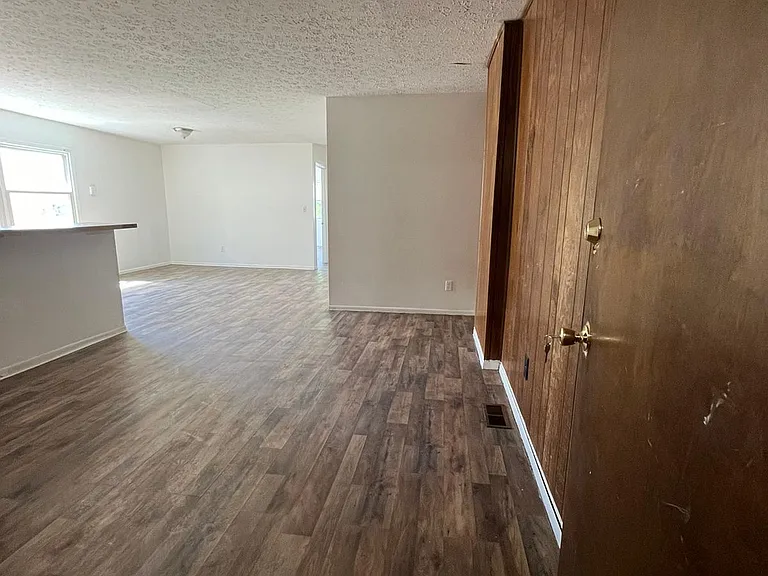 6011 Vine St #2 — Photo 7
