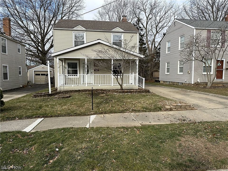 1st image of 1584 Oakwood Ave