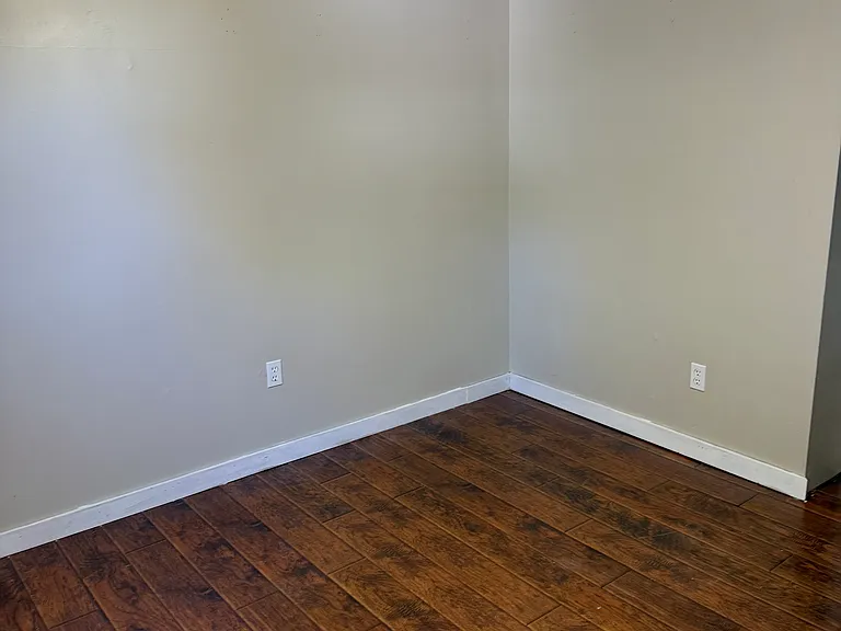 1832 S Glenn Ave — Photo 3