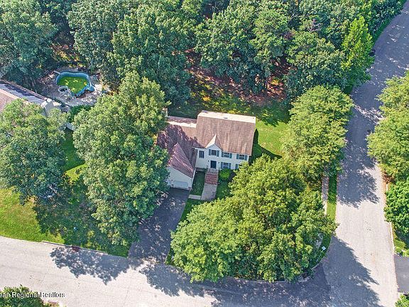 4th image of 1 Tamara Ct