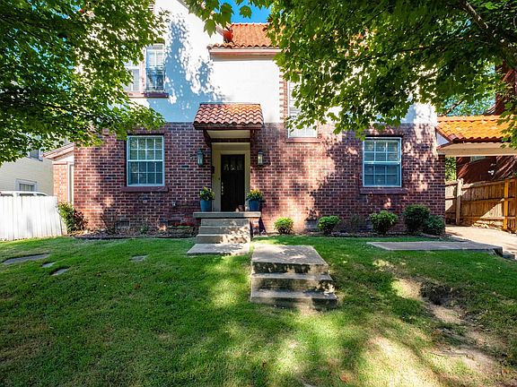 5th image of 116 Colonial Ct