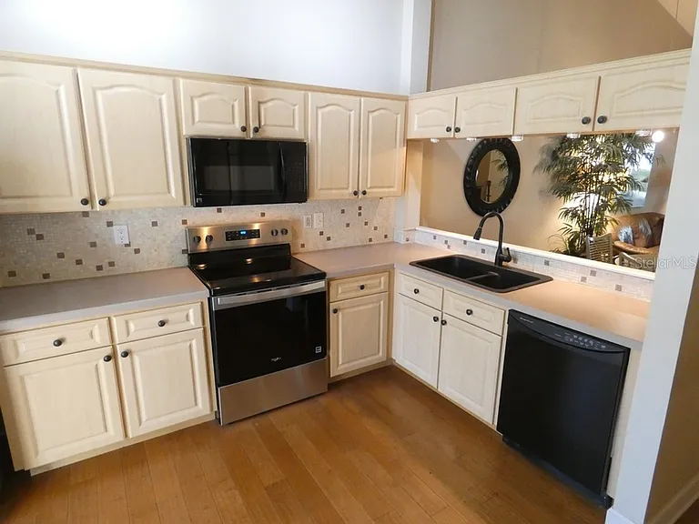 1050 Starkey Rd #405 — Photo 10