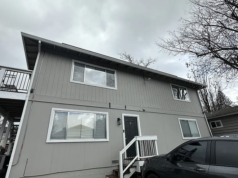346 Pleasant St — Photo 2