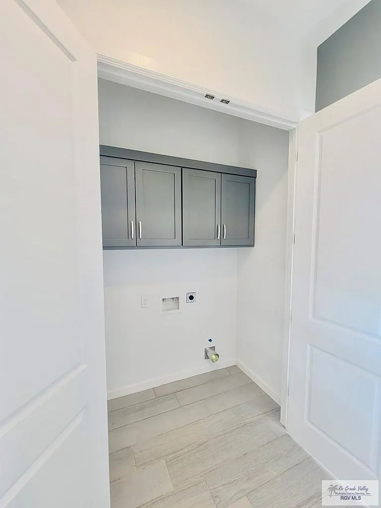 3 bed, 2.5 bath, 1575 sqft, $1,950 — Photo 4