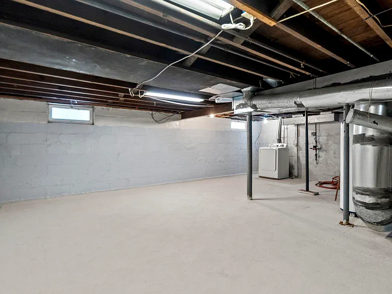 828 Forest Ave — Photo 32