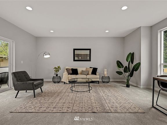 5th image of 15448 9th Ave SW #A