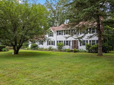 150 Carriage Drive, Middlebury, CT, 06762