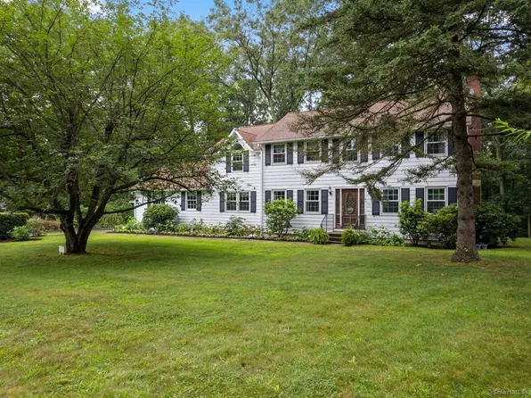 150 Carriage Drive, Middlebury, CT 06762