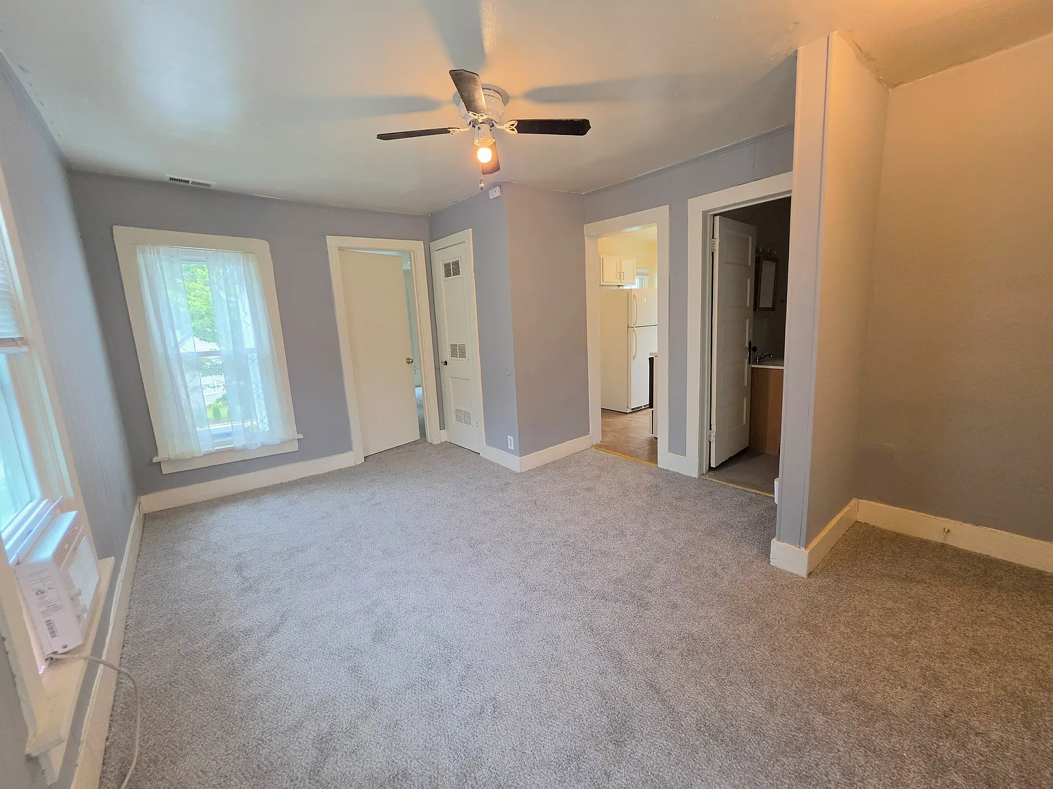 2 bed, 806 sqft, $925 — Photo 2