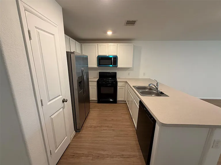 14514 Woodcott Warren Way — Photo 6