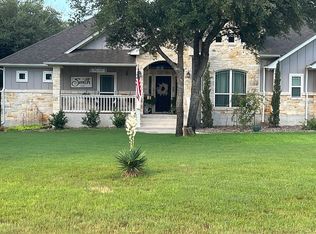 185 Copper Ridge Dr, La Vernia, TX 78121