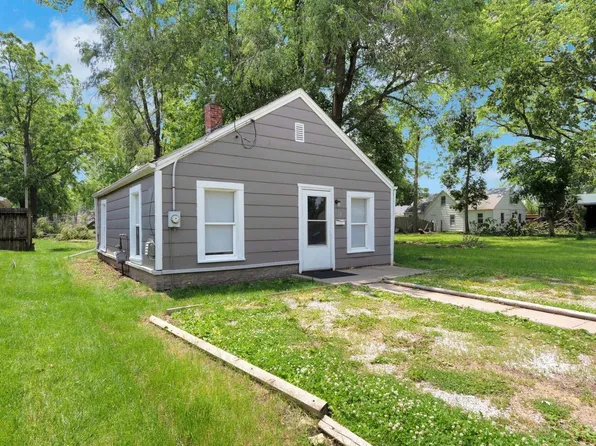 338 29th Ave, East Moline, IL 61244