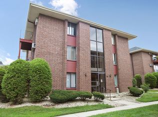 15818 Terrace Dr #RO3, Oak Forest, IL