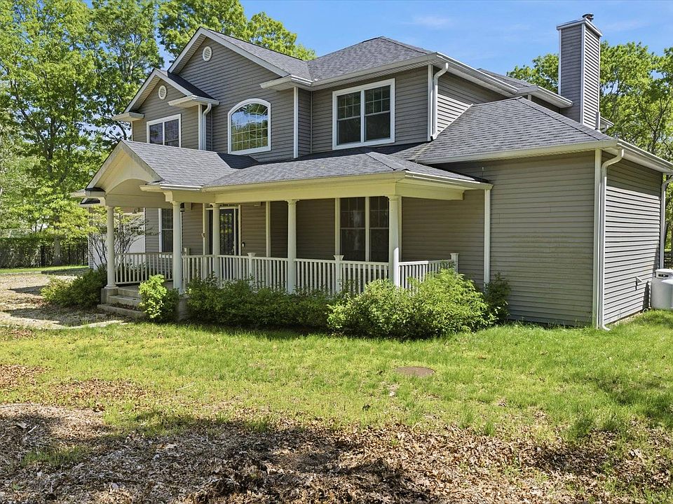 1st image of 11 Rose Ave