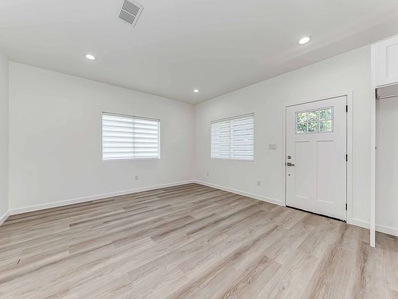 4th image of 17311 Elgar Ave