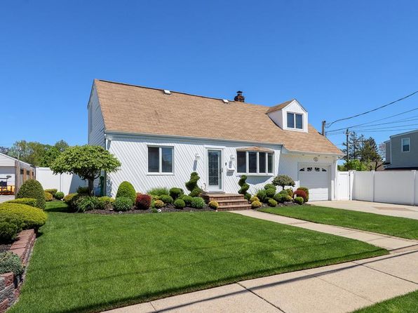 223 Chestnut Ave
