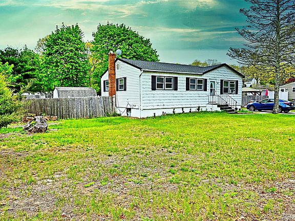 3rd image of 40 Hawkins Road
