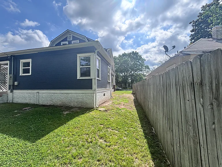 109 E St NW — Photo 28
