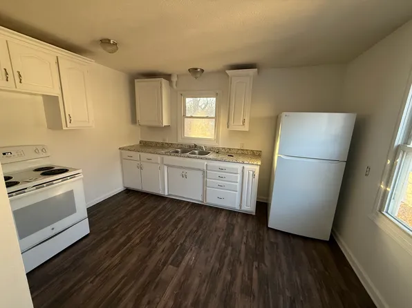 3043 Ernst St, Omaha, NE 68112