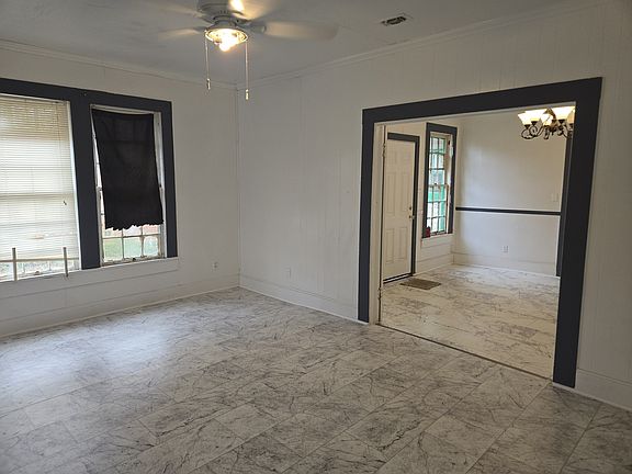 5th image of 305 S Church St
