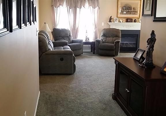 4th image of 8076 Thornhill Dr