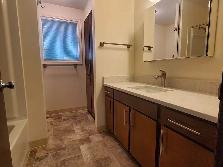 2323 SW Elmwood Dr — Photo 5