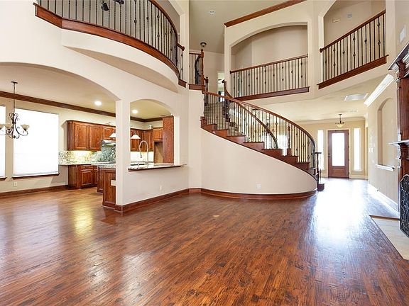 4th image of 13108 Lyndhurst Dr