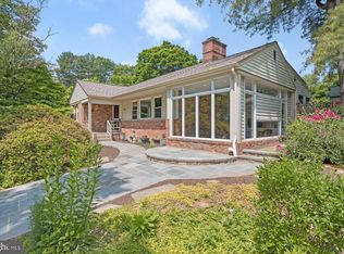 5631 Knollwood Rd, Bethesda, MD 20816