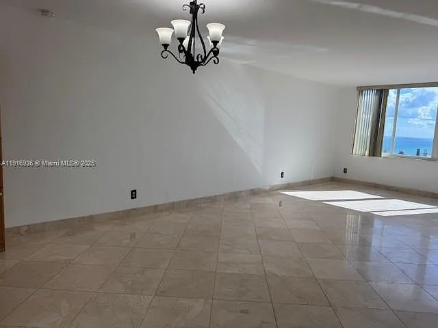 5401 Collins Ave #1512 — Photo 21