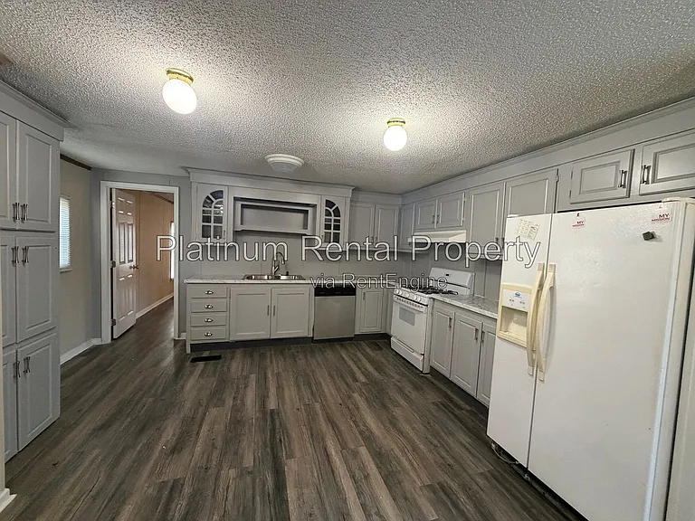 4432 Brandy Ln SE — Photo 8