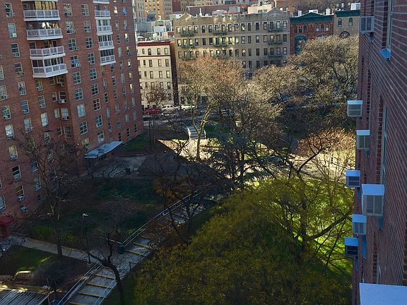 2nd image of 80 La Salle St APT 11E