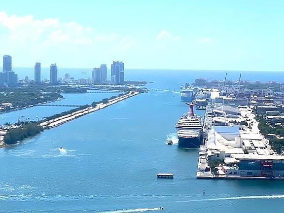 2nd image of 1100 E Biscayne Boulevard #4204
