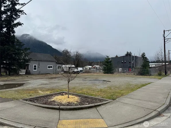 1025 Darrington Street, Darrington, WA 98241