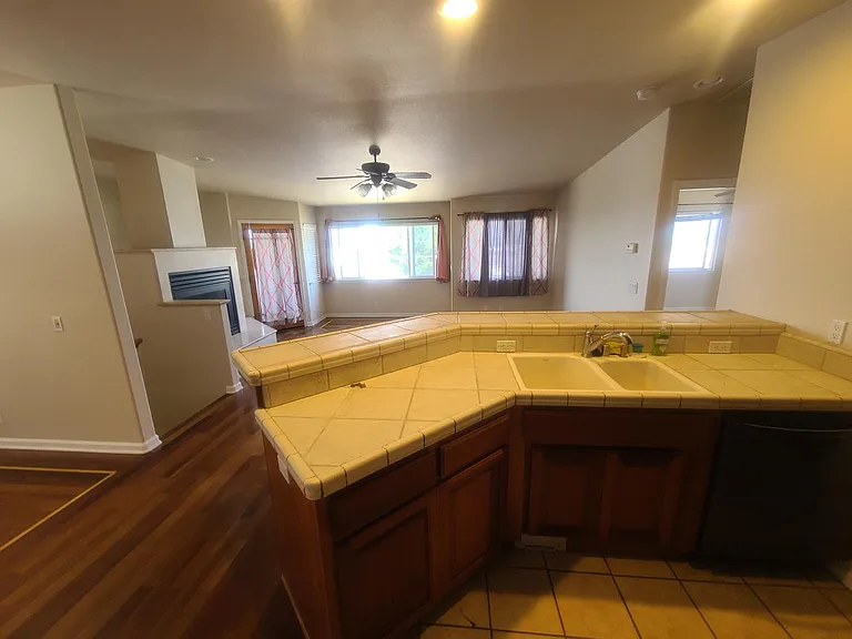 2790 Cedar Ave — Photo 11