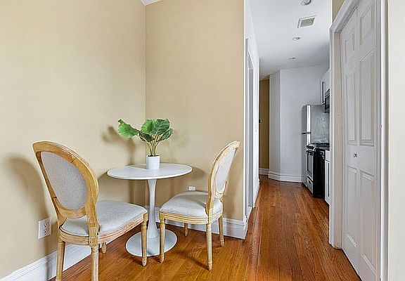 5th image of 824 9th Ave #4FS