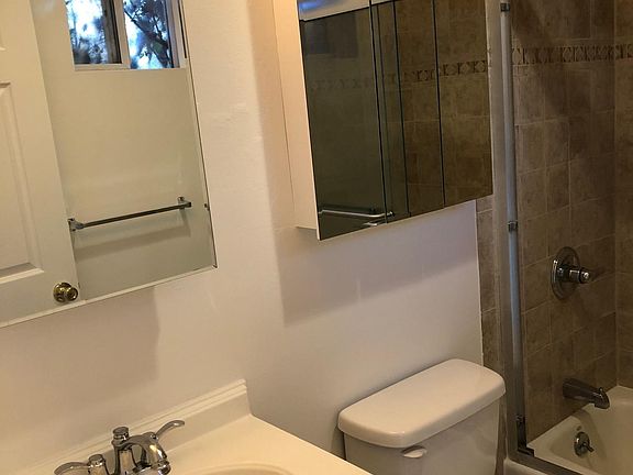 5th image of 1012 Divisadero St