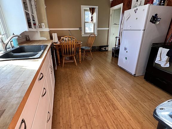 4th image of 612 S 15th St