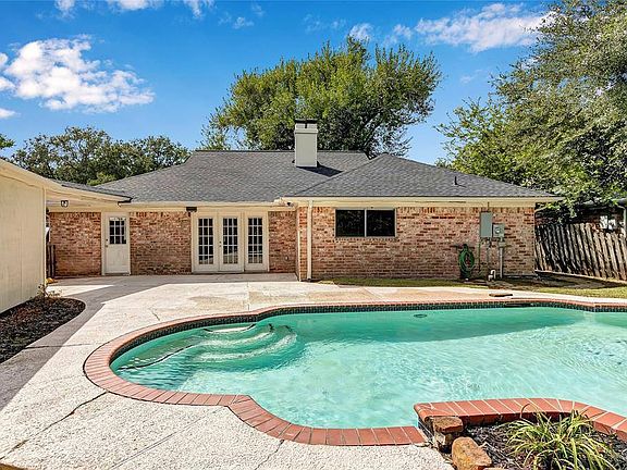 2nd image of 341 Dawn Hill Dr