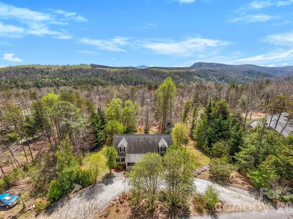 10 Eagle Dr, Hendersonville, NC 28792