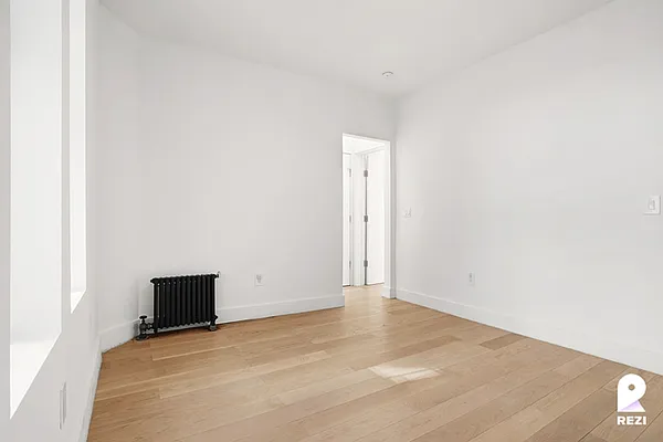 Rented by REZI | media 4