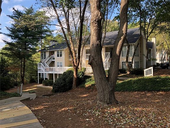 2nd image of 402 Countryside Pl SE